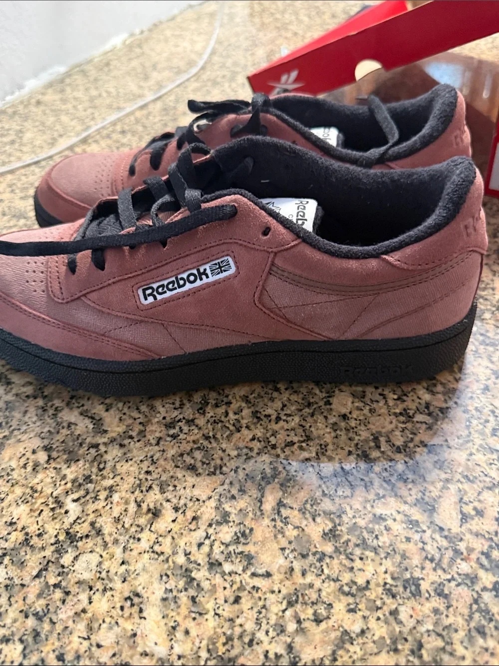 Reebok suede low